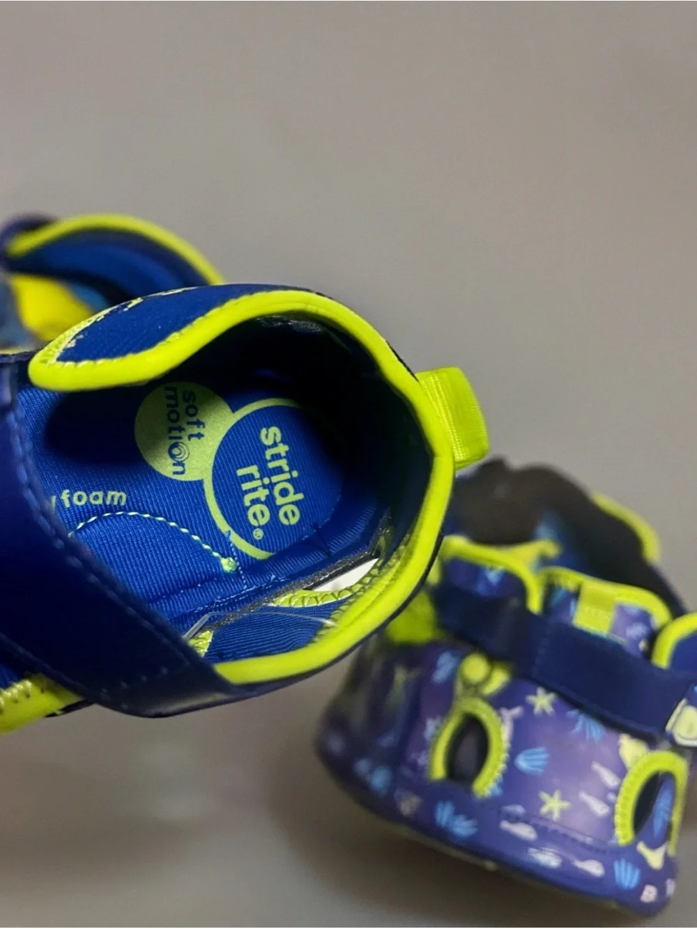 Stride Rite Blue & Lime Ocean Motif Kids Water Shoes
